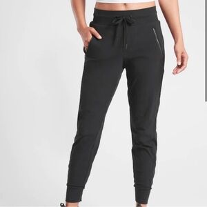 Athleta Trekkie north jogger